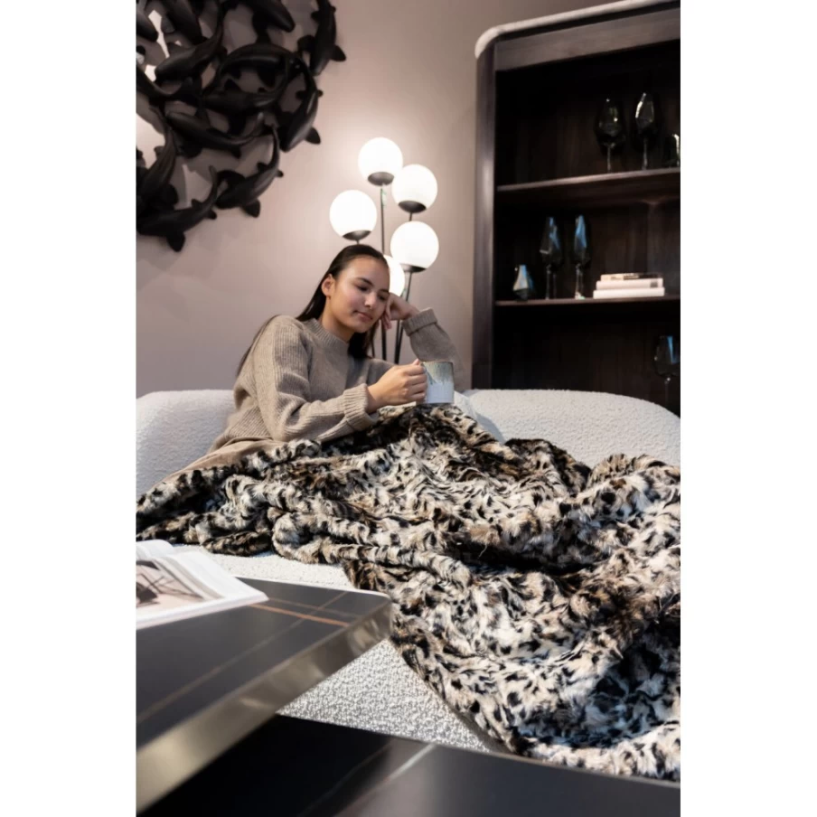 "KARE Design Leo Dark Throw Blanket 140x200 cm - Stylish and Cozy Home Decor"