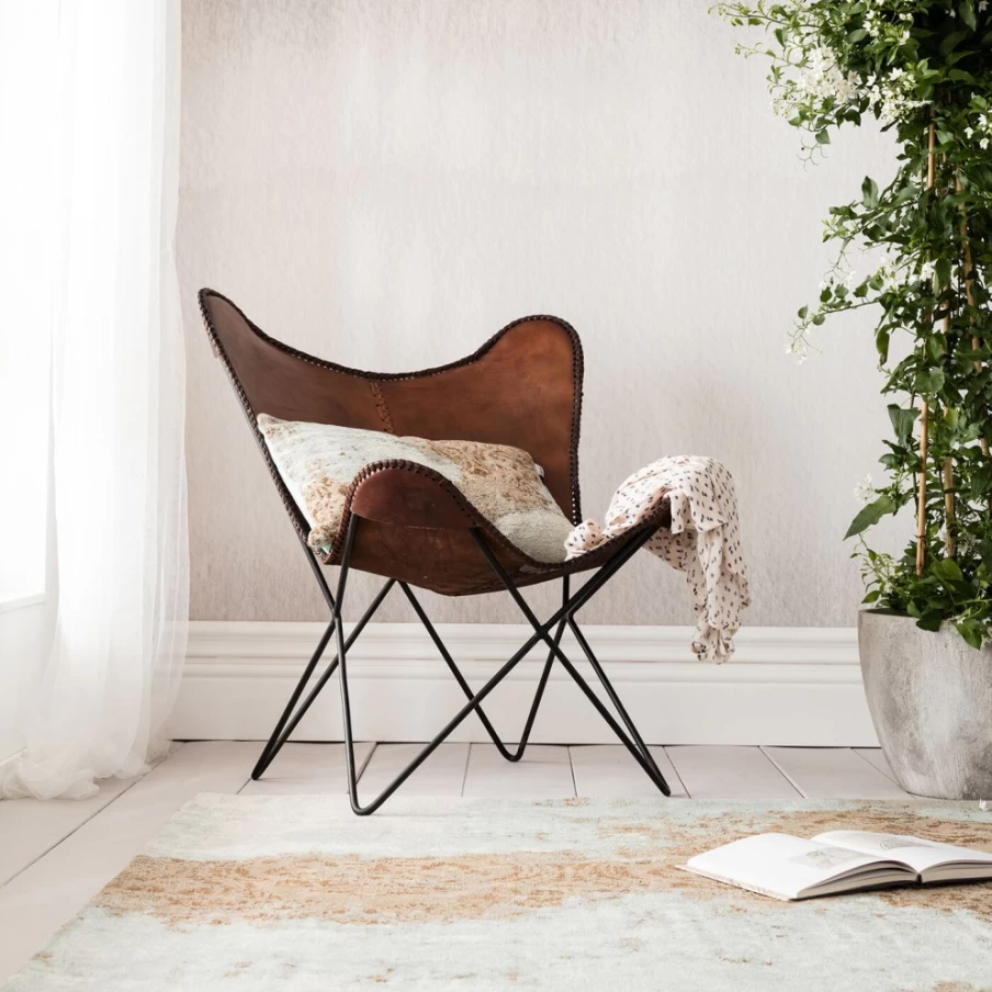 "KARE Design Modern Butterfly Armchair in Brown – Stylish Lounge Chair for Living Room"