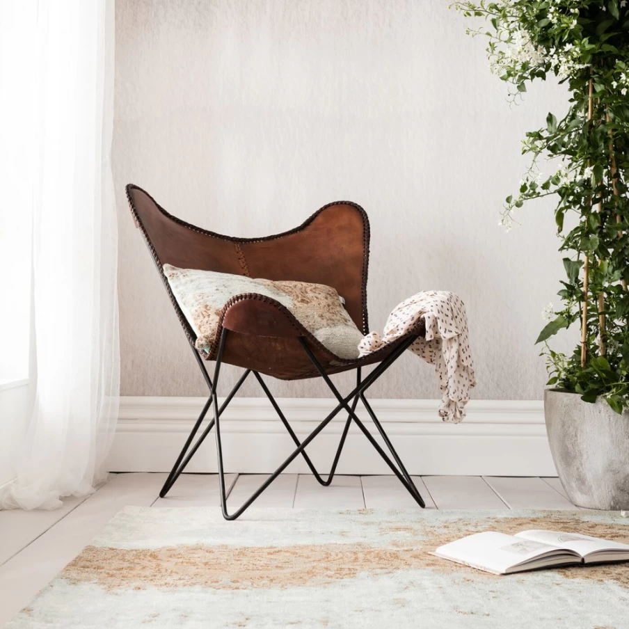 "KARE Design Modern Butterfly Armchair in Brown – Stylish Lounge Chair for Living Room"